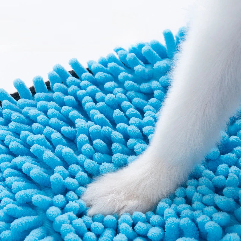 Absorbent Microfiber Quick Drying Towel with Hand Pockets for Cats & Dogs