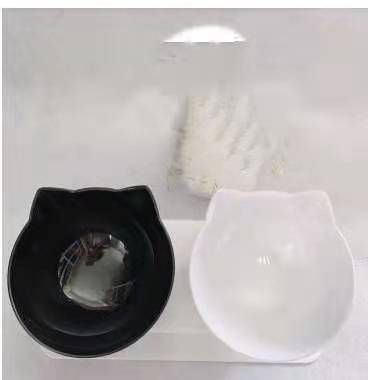 Diagonal, Elevated Feeding Bowl Designed to Protect Cervical Vertebra