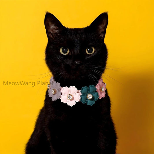 Luxury Floral Leather Collar with Elegant Rhinestone for Cats & Dogs